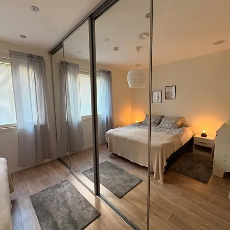 Modern With A Good Location Huoneisto