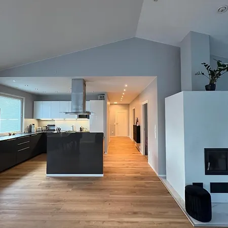 Modern With A Good Location Lägenhet