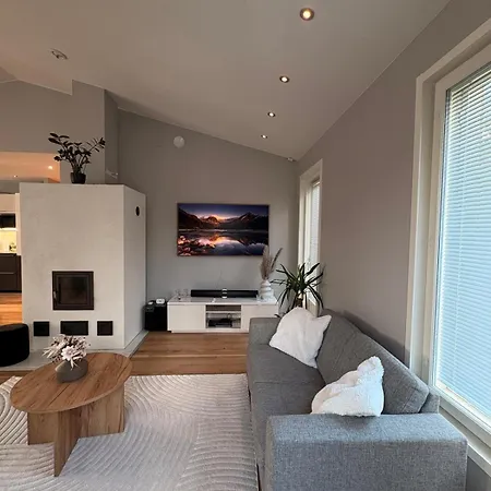 Modern With A Good Location 公寓 *