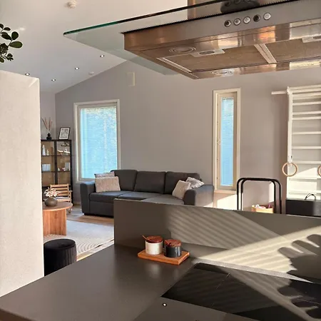 Modern With A Good Location 公寓