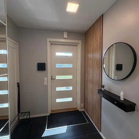 Modern With A Good Location 公寓